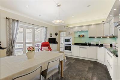 Ashgrove, Chapel Brae, West Linton, EH46 7EP - image 2