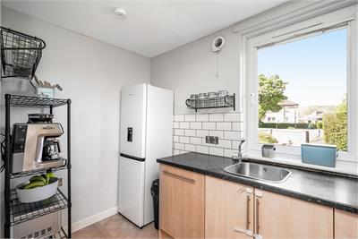 98 Baird Drive, Balgreen, Edinburgh, EH12 5RZ - image 5