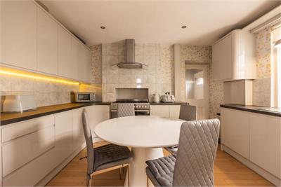 34 Clermiston Road, Edinburgh, EH12 6XB - image 4