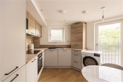 59/7 Craiglockhart Avenue, Edinburgh, EH14 1LS - image 3