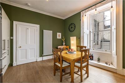 26 The Square, Kelso, TD5 7HH - image 5