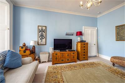 26 The Square, Kelso, TD5 7HH - image 8