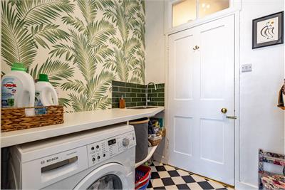 26 The Square, Kelso, TD5 7HH - image 10