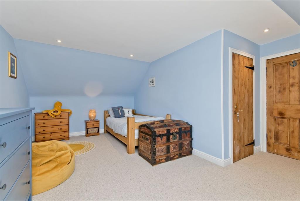 7 Virgin Square,
St. Monans,
Anstruther,
KY10 2AA - image 15