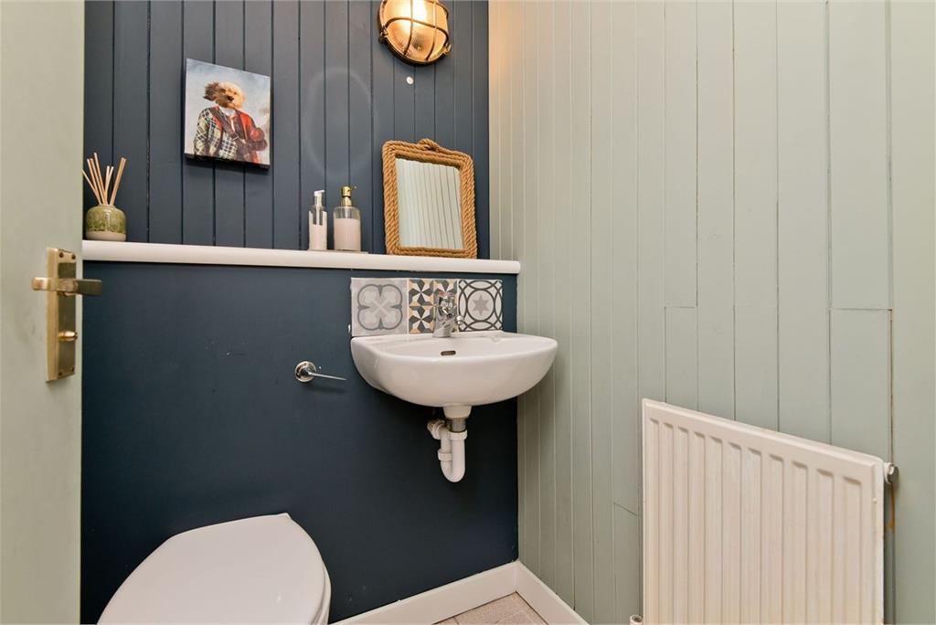 7 Virgin Square,
St. Monans,
Anstruther,
KY10 2AA - image 17