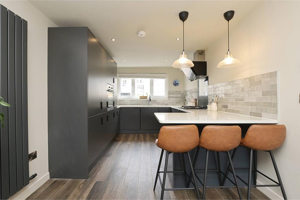 12 Skerryvore Loan, Fairmilehead, EH10 6TX - image 3