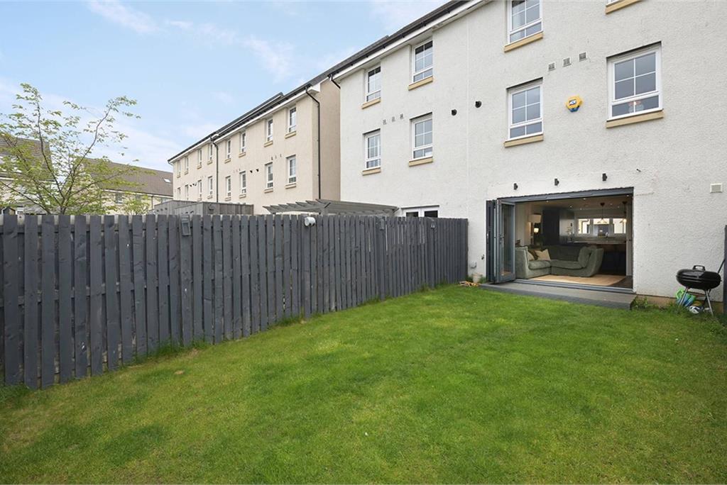 12 Skerryvore Loan, Fairmilehead, EH10 6TX - image 31