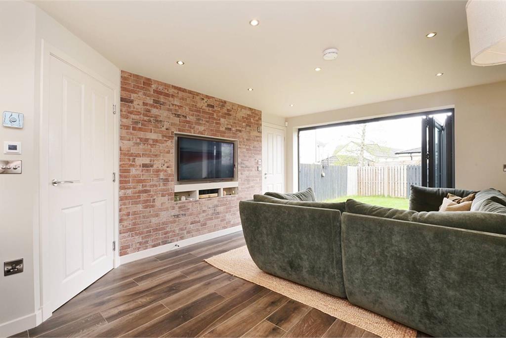12 Skerryvore Loan, Fairmilehead, EH10 6TX - image 5