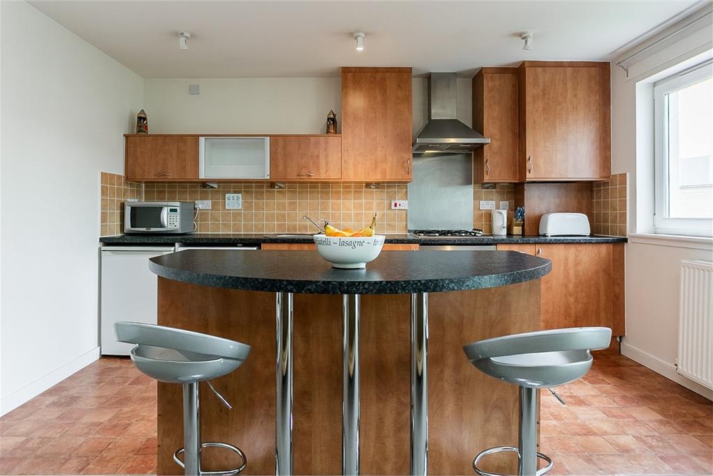 Flat 4,
86 Chesser Crescent,
Edinburgh,
EH14 1SE - image 8