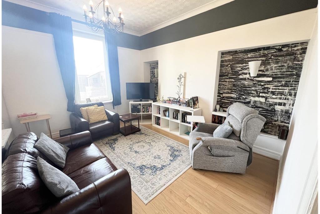 Flat 3,
4 Galloway Place,
Saltcoats,
KA21 5BD - image 2