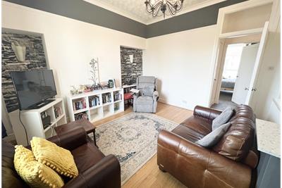 Flat 3, 4 Galloway Place, Saltcoats, KA21 5BD - image 4
