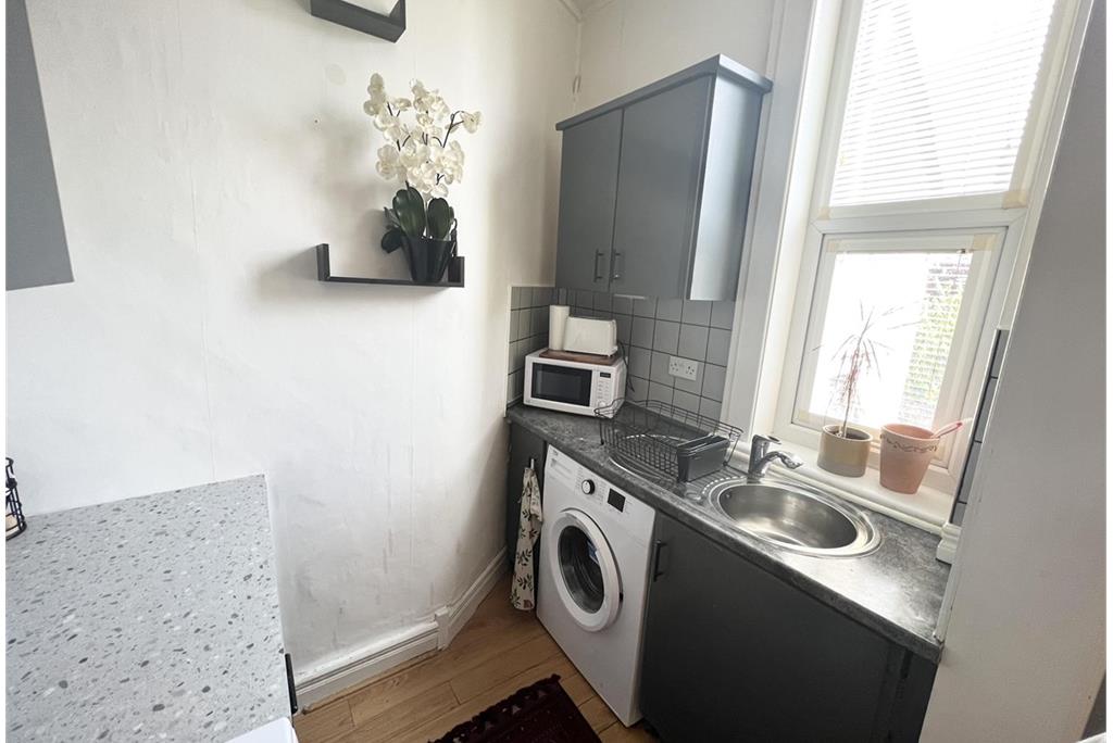 Flat 3,
4 Galloway Place,
Saltcoats,
KA21 5BD - image 5
