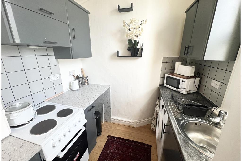 Flat 3,
4 Galloway Place,
Saltcoats,
KA21 5BD - image 6