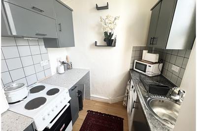 Flat 3, 4 Galloway Place, Saltcoats, KA21 5BD - image 6