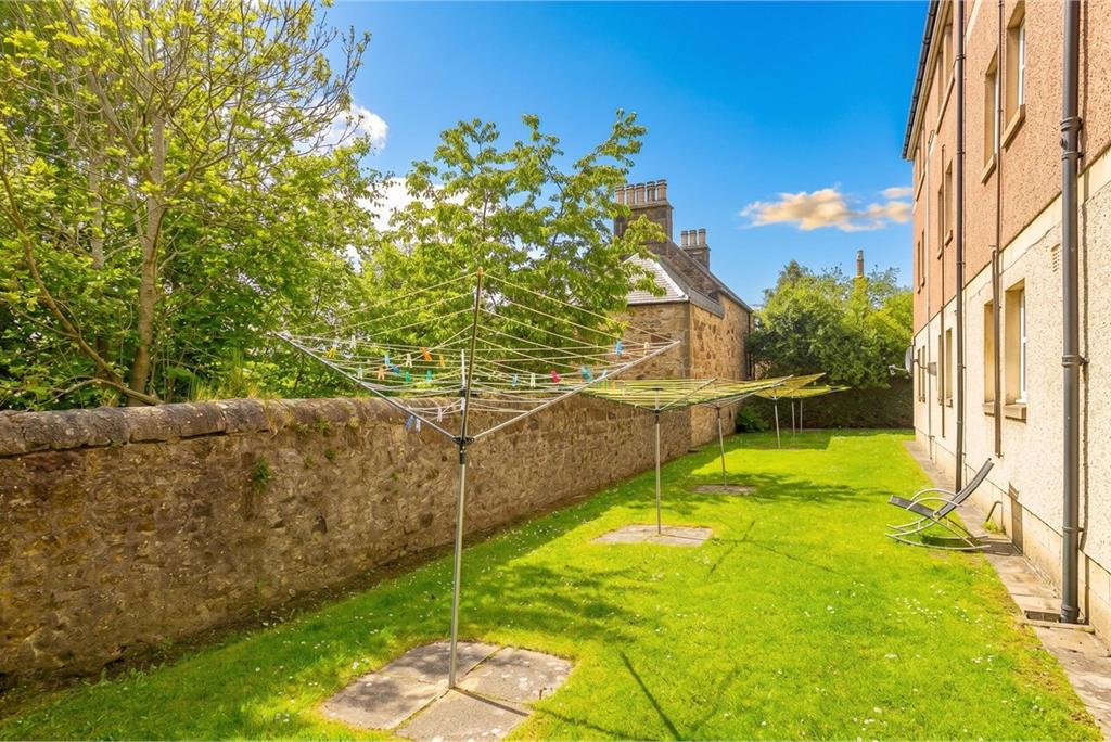18e Bank Street,
Penicuik,
EH26 9BG - image 21