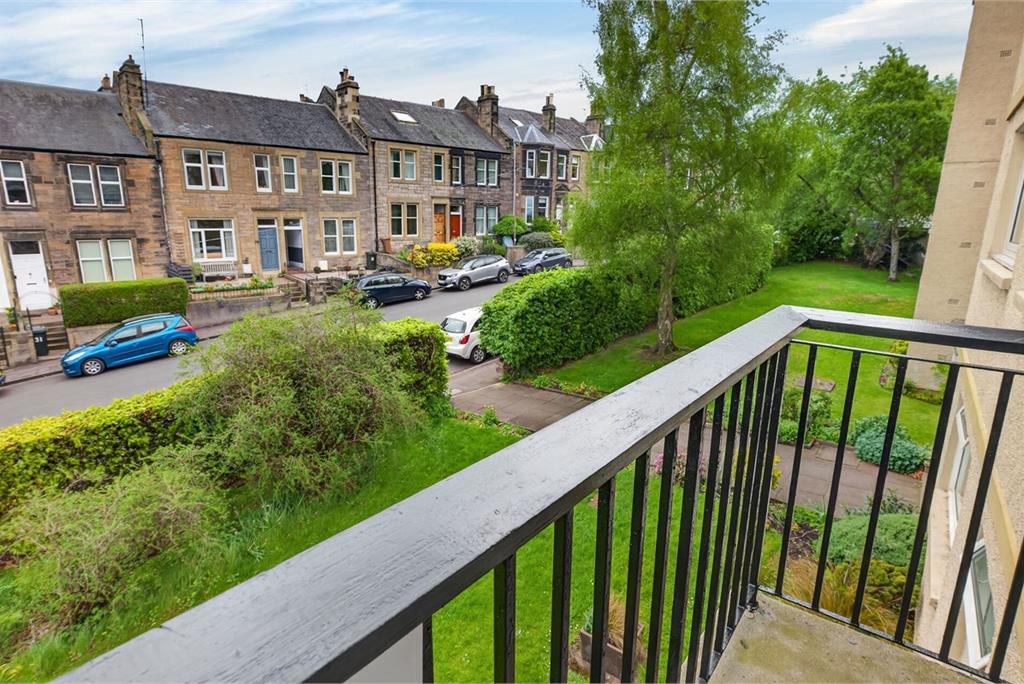 29 Queen's Park Court,
Edinburgh,
EH8 7DX - image 12