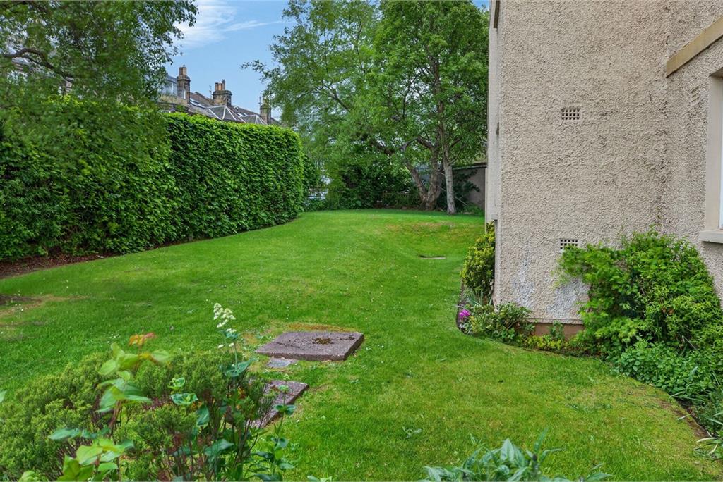 29 Queen's Park Court, Edinburgh, EH8 7DX - image 30