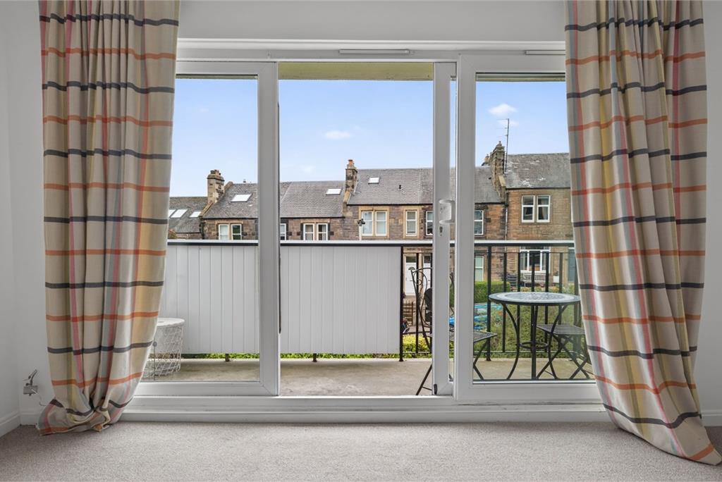 29 Queen's Park Court, Edinburgh, EH8 7DX - image 7