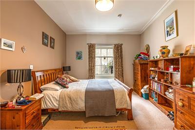 Mixed Use Unit, 33 The Square, Kelso, TD5 7HL - image 11