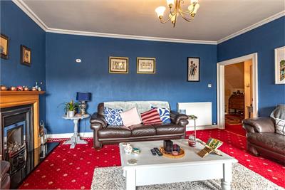 Mixed Use Unit, 33 The Square, Kelso, TD5 7HL - image 3