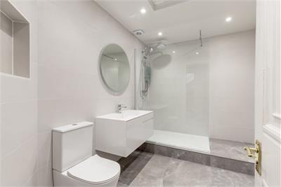 6/4 Eglinton Crescent, EDINBURGH, EH12 5DH - image 10