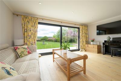 Ogle Lodge, Innerwick, Dunbar, East Lothian, EH42 1EQ - image 3