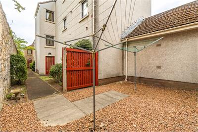 6/3 Rose Park, Edinburgh, EH5 3ST - image 6