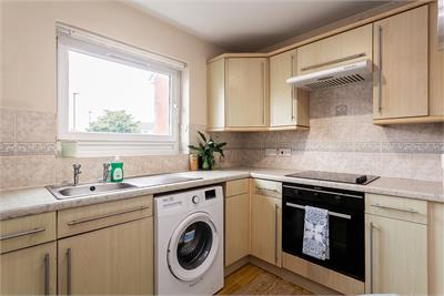 40/2 Gilmerton Dykes Road, Edinburgh, EH17 8PG - image 5