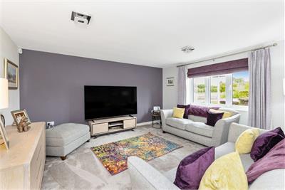4 Corby Craig Crescent, Bilston, Roslin, EH25 9TF - image 2