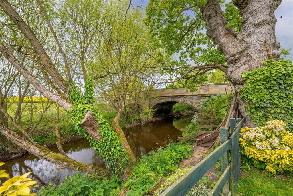 River Cottage,
Cliftonhill,
Kelso,
TD5 7QE - image 18