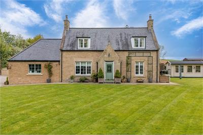 River Cottage,
Cliftonhill,
Kelso,
TD5 7QE - image 1