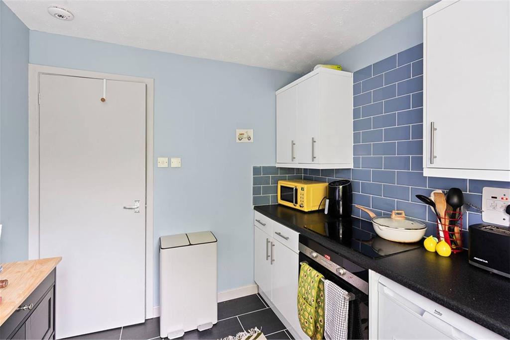6/4 Ettrickdale Place, Stockbridge, EH3 5JN - image 7
