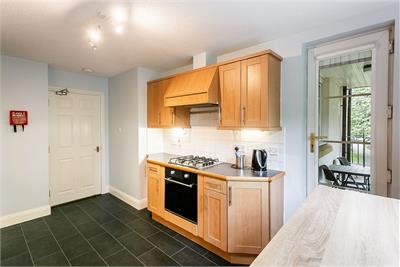 2/7 Powderhall Brae, Edinburgh, EH7 4GD - image 13