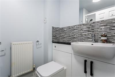 2/7 Powderhall Brae, Edinburgh, EH7 4GD - image 18