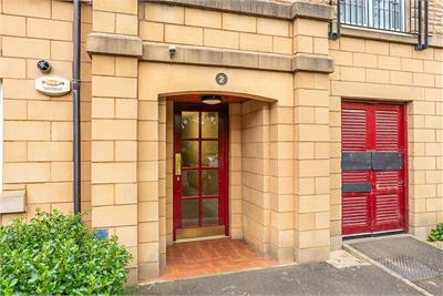 2/7 Powderhall Brae, Edinburgh, EH7 4GD - image 28