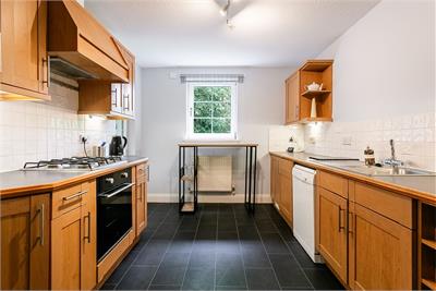 2/7 Powderhall Brae, Edinburgh, EH7 4GD - image 9