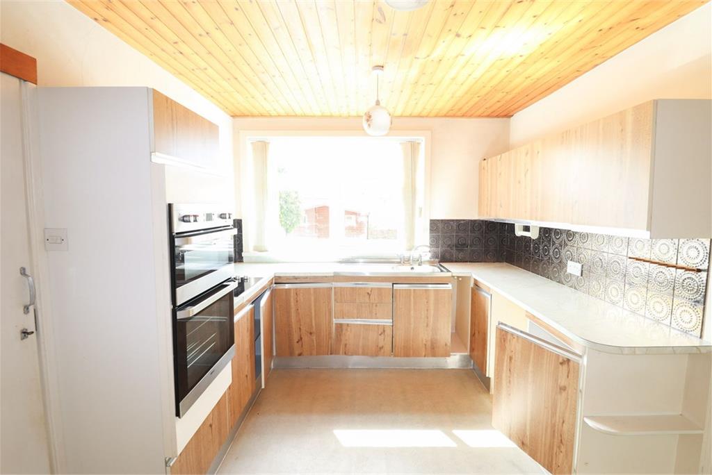 44 Dunmuir Road,
Castle Douglas,
DG7 1LQ - image 6