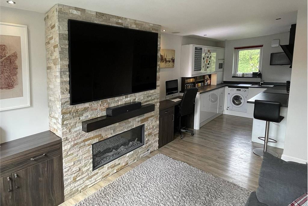 55/3 Orchard Brae Gardens, , Edinburgh, EH4 2UQ - image 2