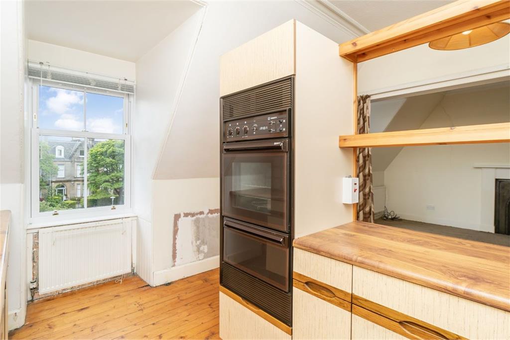 13/3 Murrayfield Avenue,
Edinburgh,
EH12 6AU - image 6