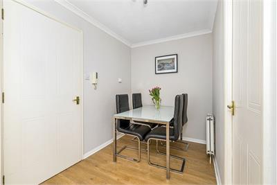 90/4 McDonald Road, Bellevue, Edinburgh, EH7 4NU - image 5