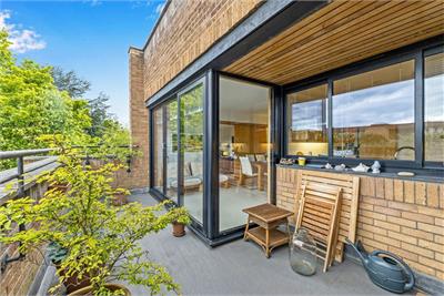 2/5 Fettes Rise, Inverleith, Edinburgh, EH4 1QH - image 2