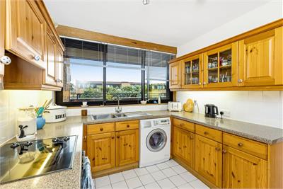2/5 Fettes Rise, Inverleith, Edinburgh, EH4 1QH - image 4