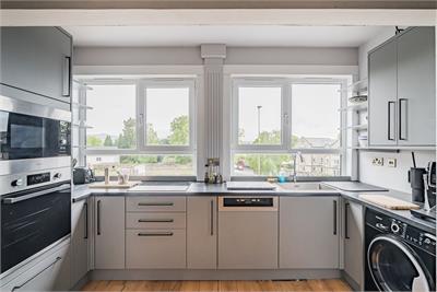 132a St John's Road, Edinburgh, EH12 8AX - image 2