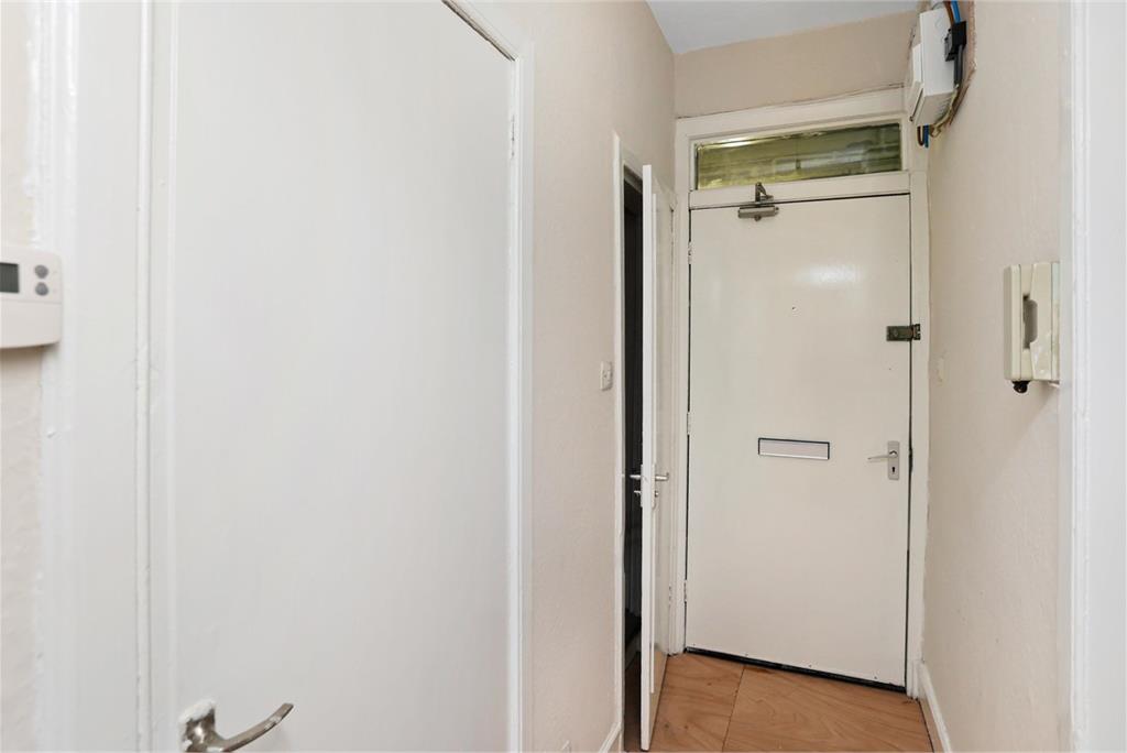 30 (2F4)
30 Balfour Street,
Edinburgh,
EH6 5EP - image 2