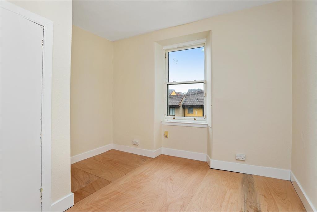 30 (2F4)
30 Balfour Street,
Edinburgh,
EH6 5EP - image 6