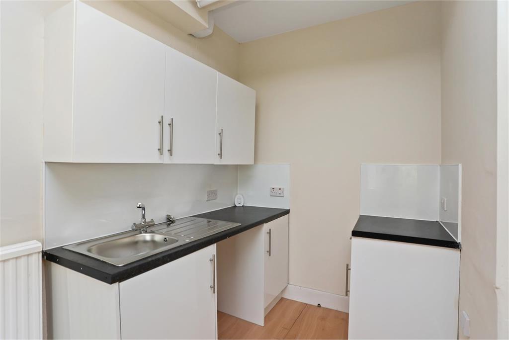 30 (2F4)
30 Balfour Street,
Edinburgh,
EH6 5EP - image 7
