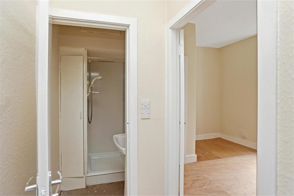 30 (2F4)
30 Balfour Street,
Edinburgh,
EH6 5EP - image 9