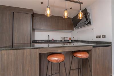 8/6 Tower Street, Edinburgh, EH6 7BY - image 12