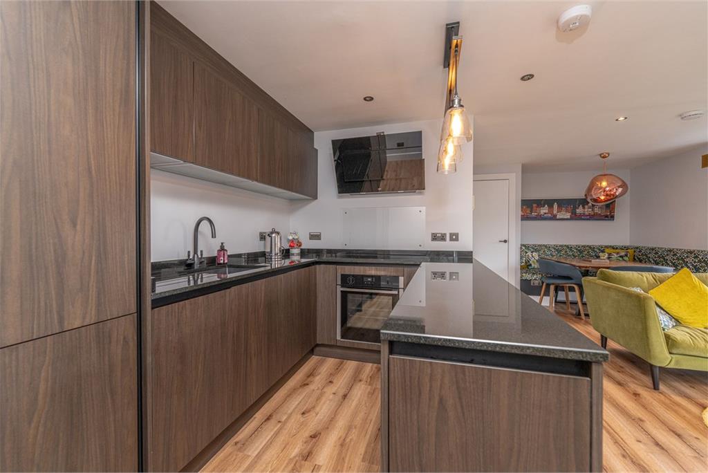 8/6 Tower Street,
Edinburgh,
EH6 7BY - image 10