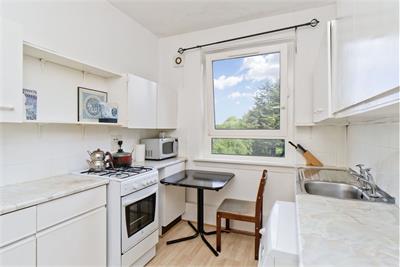 14/3 Hutchison Crossway, Chesser, Edinburgh, EH14 1RT - image 3